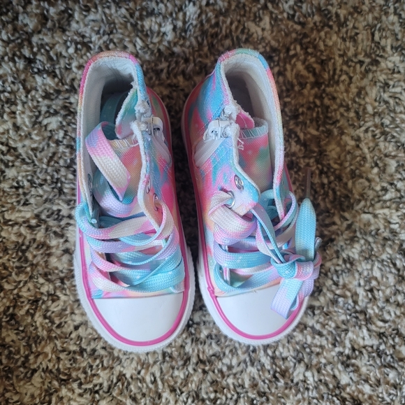 Cute pastel toddler high tops - Picture 2 of 6
